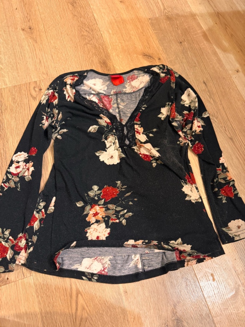 Daytrip Black Floral V-Neck Long Sleeve Top